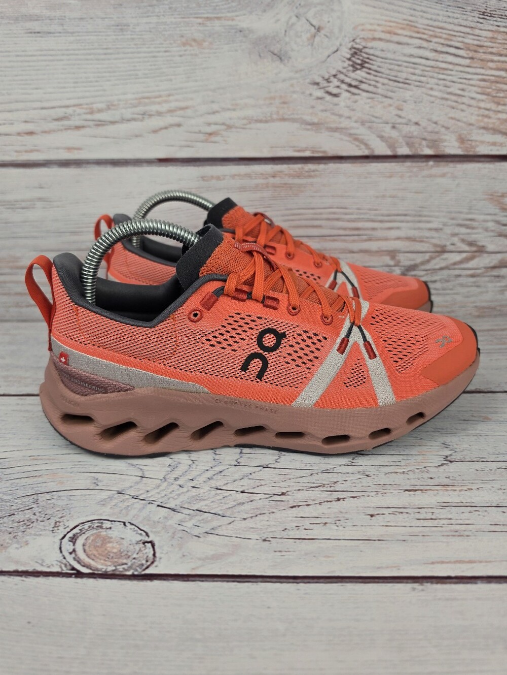 ON Cloud Cloudsurfer Trail Shoes Womens Size 8 Training Running Terrain Athletic
